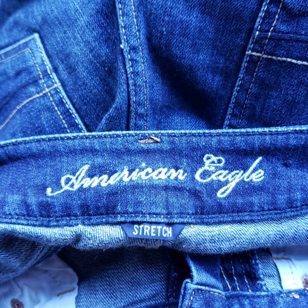 AMERICAN EAGLE Distressed Demim Jean Shorts sz 2 - Picture 4 of 6